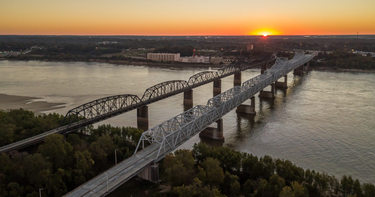 Sunrise,Over,The,Mississippi,River